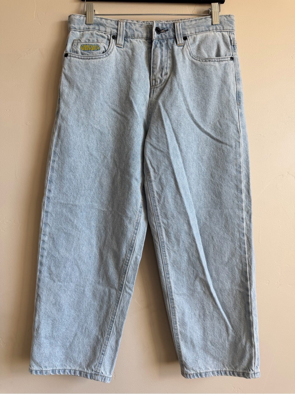 Women’s Empyre Mid-Wash Jeans Size 6 (Estimated)